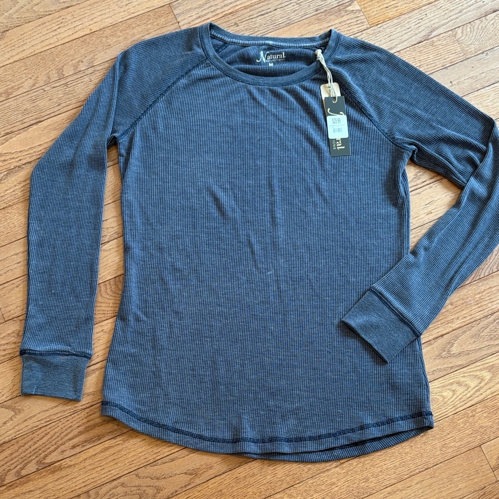 Natural Reflections Women’s Blue Long Sleeve Waffle Henley size medium NWT